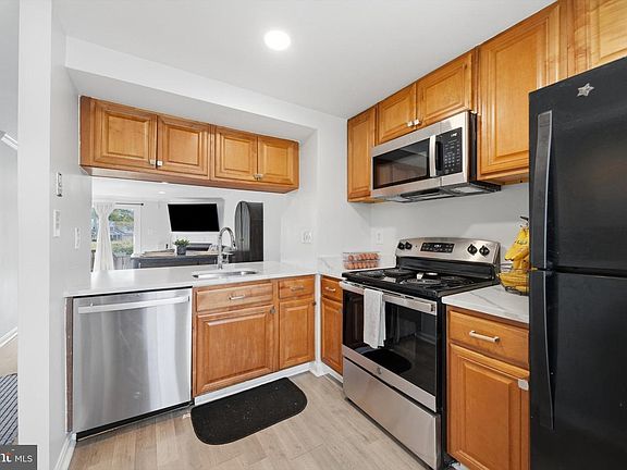 4th image of 20204 Ravensdale Ct