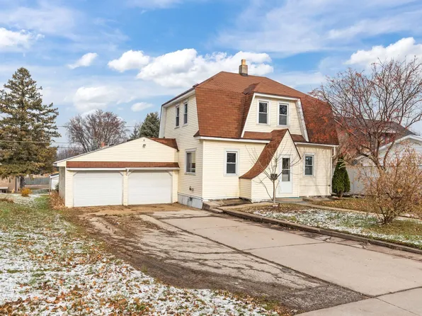 609 W Cook St, New London, WI 54961