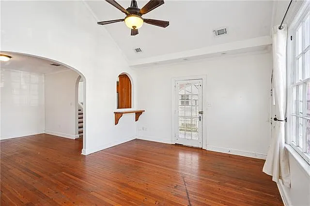 3115 Nashville Ave — Photo 5