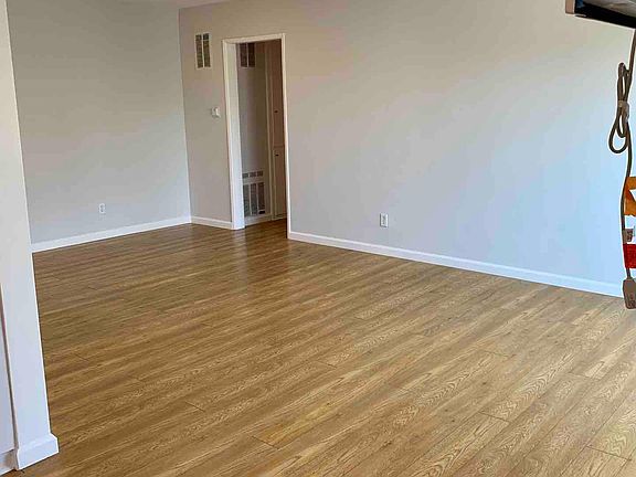 4th image of 1323 S Bundy Dr #301