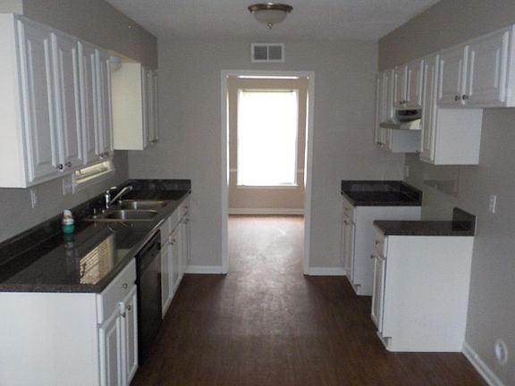 5th image of 3026 Oak Allee St