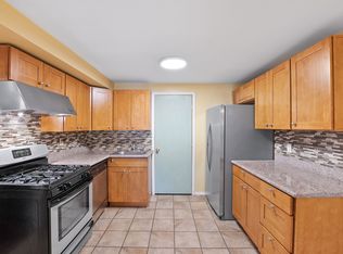 5937 23rd Ave S, Seattle, WA 98108