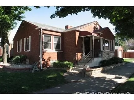 10857 S Avenue L photo 1