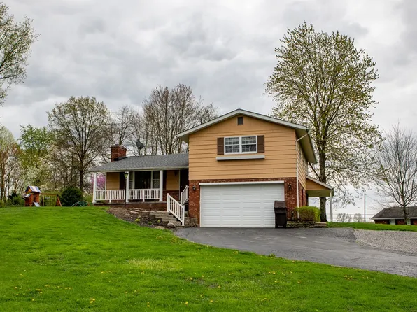 14 Valley View Dr, New Wilmington, PA 16142