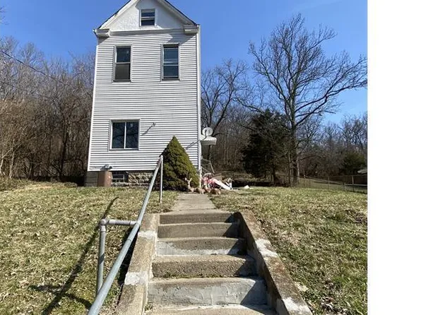 2196 Champlain St, Cincinnati, OH 45214