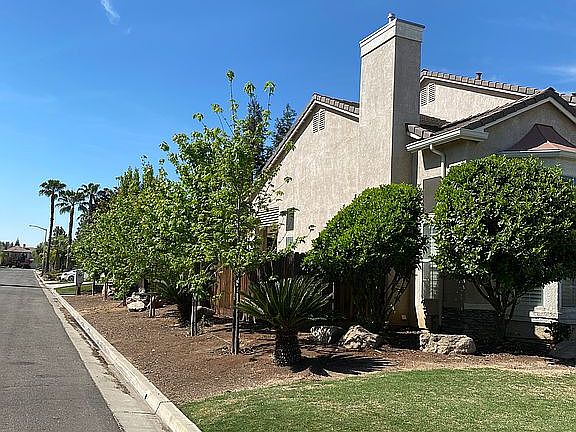 2nd image of 2707 E Deyoung Dr