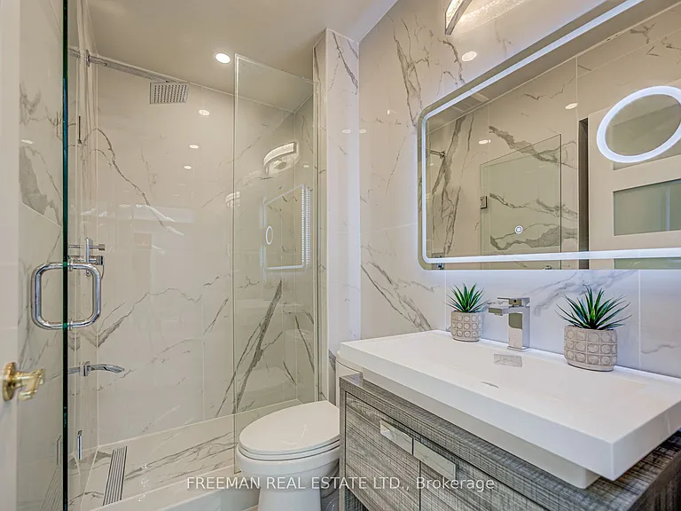 916 Manning Ave #MAIN2ND FLOOR — Photo 17
