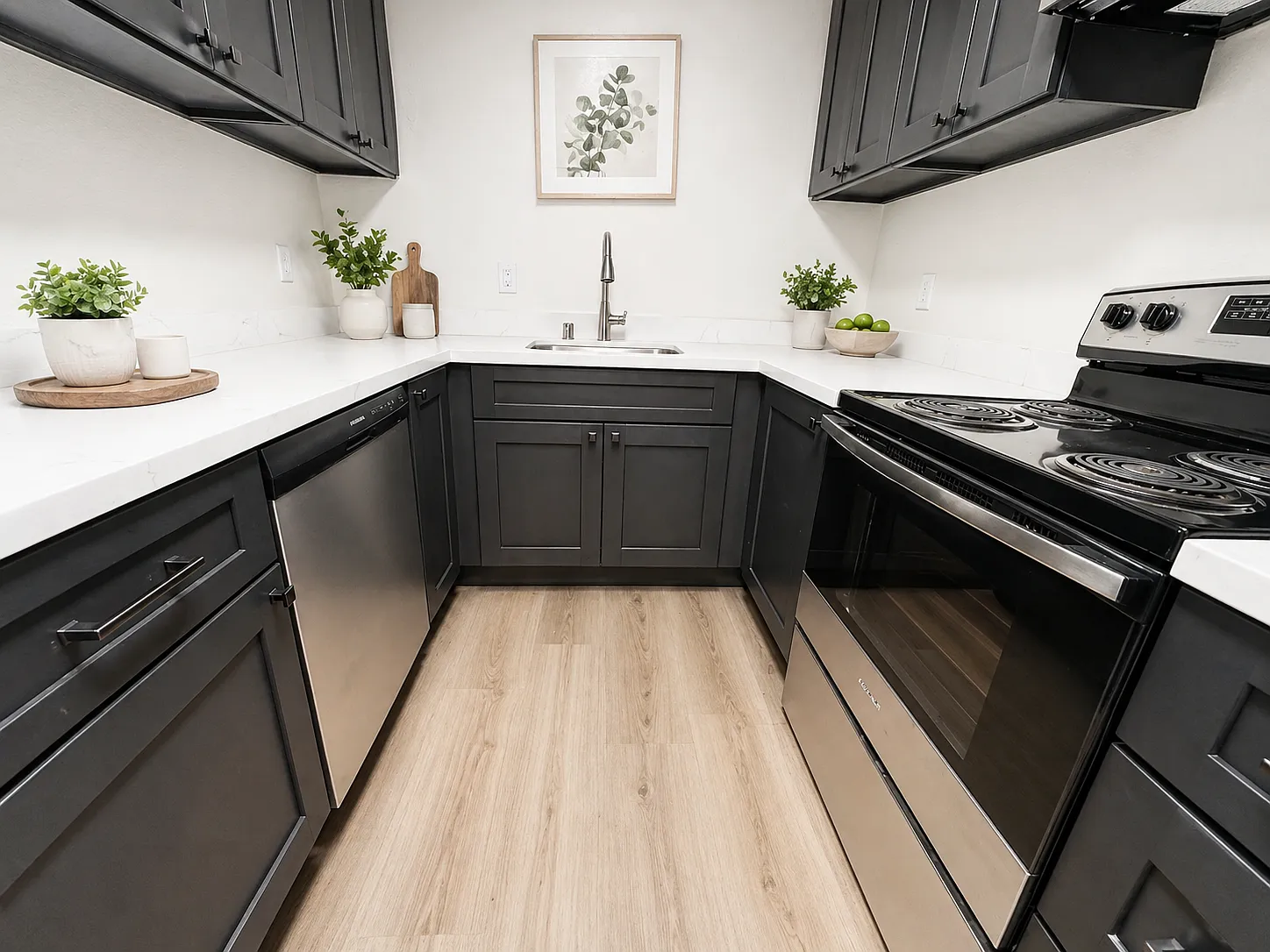 3 bed, 1250 sqft, $2,600 — Photo 4