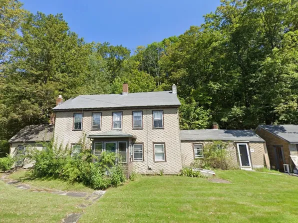39 Platts Rd, Ashburnham, MA 01430