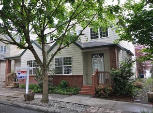 440 NE Roth St, Portland, OR 97211