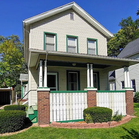 405 W Chestnut St photo 1