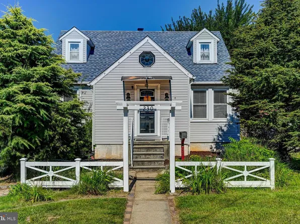 230 N Marlyn Ave, Essex, MD 21221
