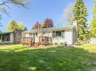 4300 N Grandview Dr, Deckerville, MI 48427