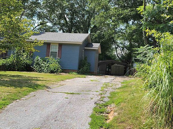 3rd image of 336 Crestview Dr
