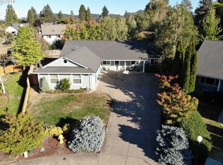 1545 Fairview Pl, Cottage Grove, OR 97424