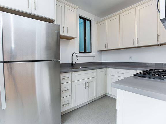 3rd image of 390 29th Ave APT 7