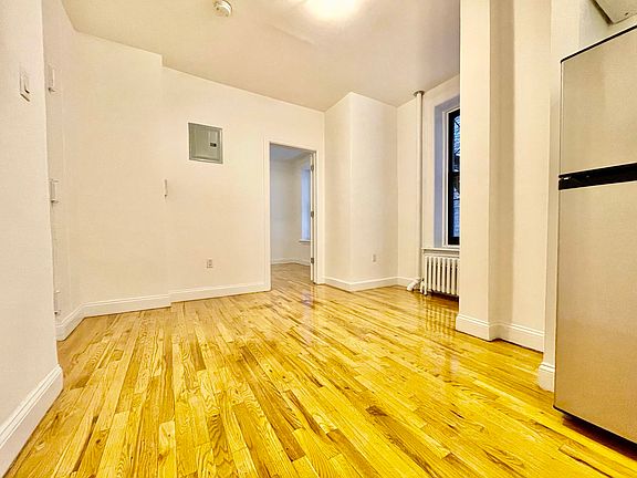3rd image of 226 E 83rd St #2