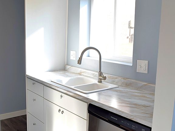 3rd image of 1624 Mars Hill Dr #13