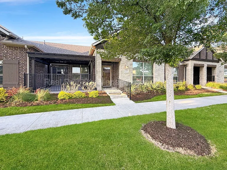 3750 Dalea Dr — Photo 2