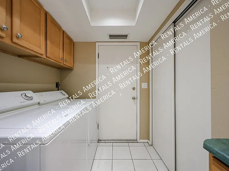 4809 E Euclid Ave #1 — Photo 12