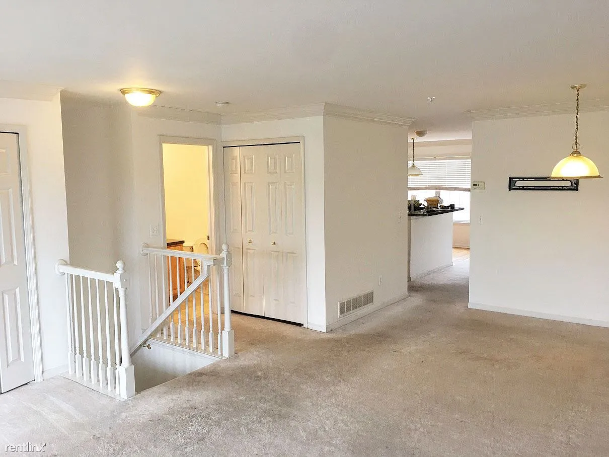 2736 Barclay Way photo 1