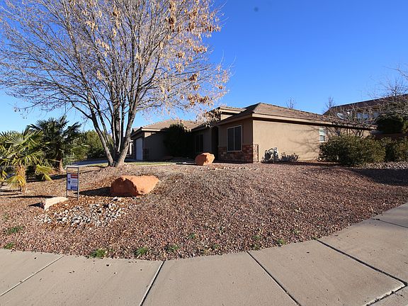 3rd image of 912 N Rolling Hills Rd