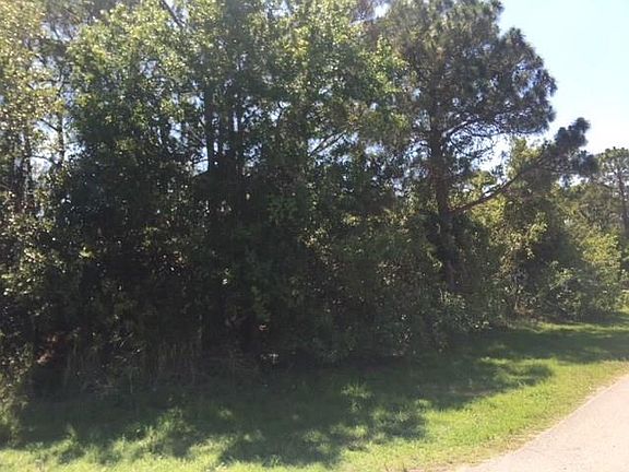 4th image of 2202 SE Dill Ln