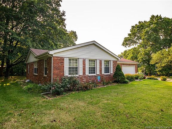 3rd image of 8725 N Dogwood Dr