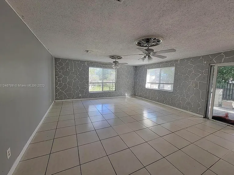 2070 NW 28th Ter — Photo 11