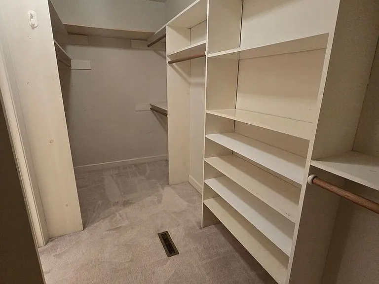 215 Mill Pond Rd — Photo 26