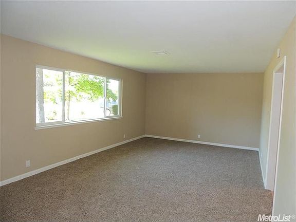3rd image of 6404 Trajan Dr