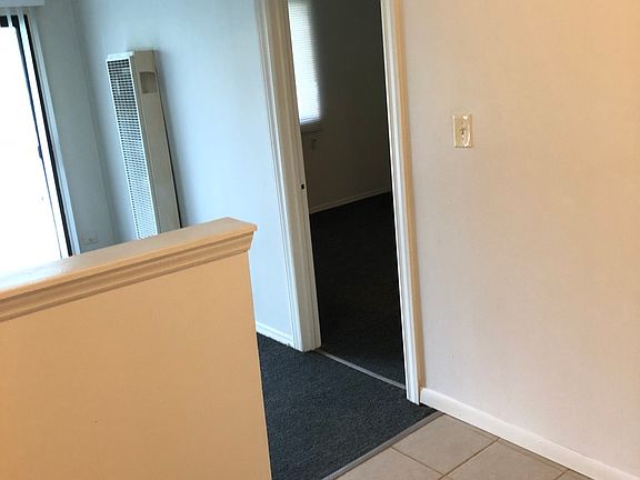 5th image of 15301 Knox Ave APT 9
