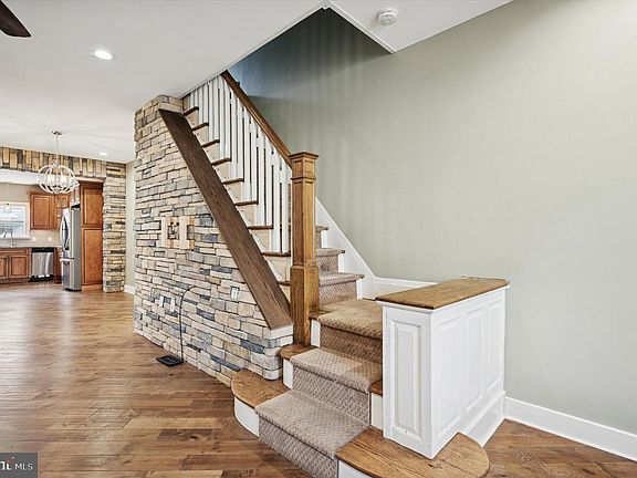 3rd image of 2851 Aramingo Ave