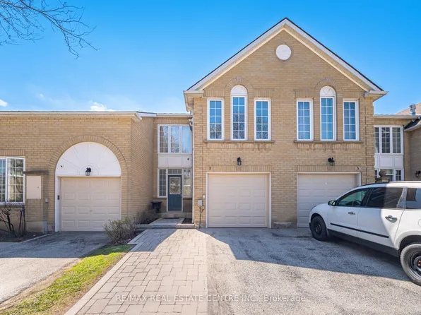 3 Hartnell Sq #2, Brampton, ON L6S 5W7