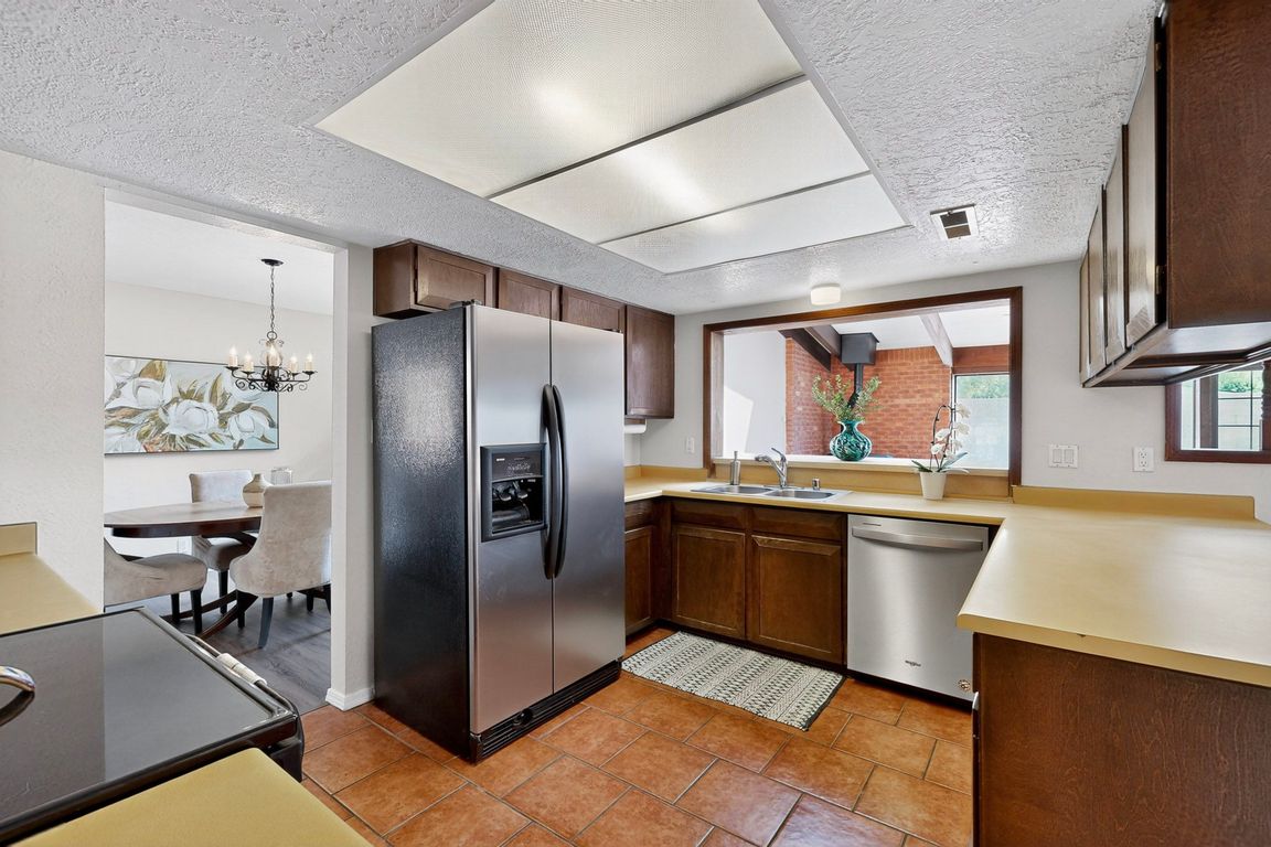 next background image