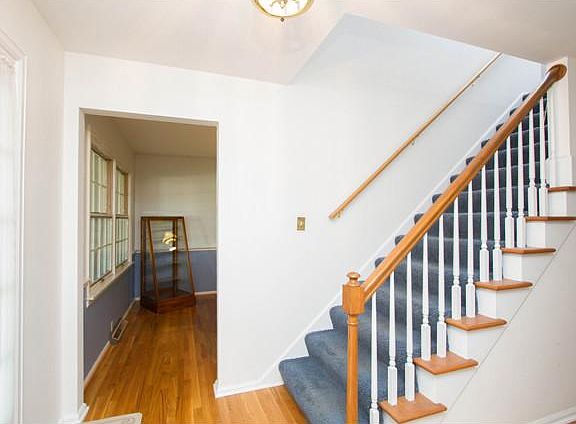 2nd image of 2195 N Brookside Blvd