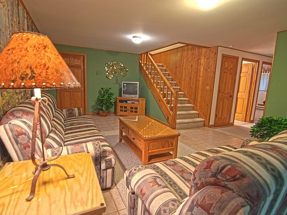 5th image of 122 Beech Hill Cir