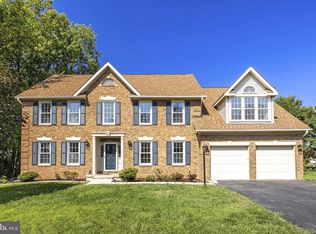 2706 Merricourt Ln, Herndon, VA 20171