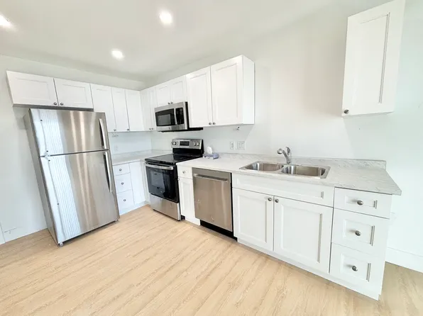 124 Wallace Ave, Fredericton, NB E3A 2K1