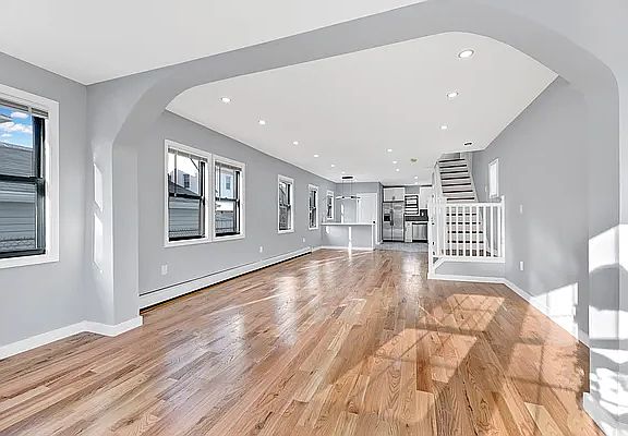 4th image of 119-07 191st St