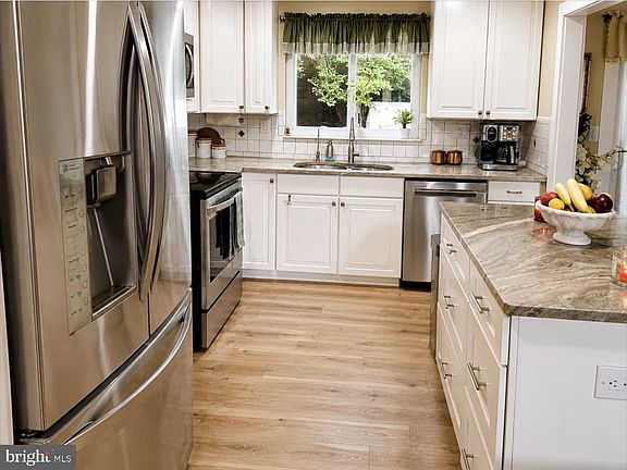 3rd image of 2187 Jennings St