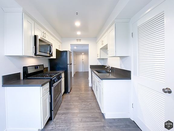 5th image of 1616 Brockton Ave APT 204