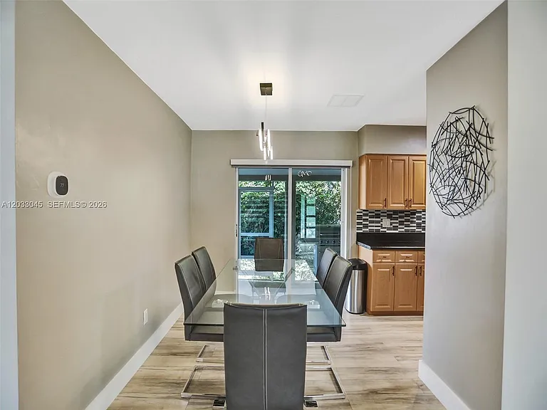491 SE 23rd Ave — Photo 4