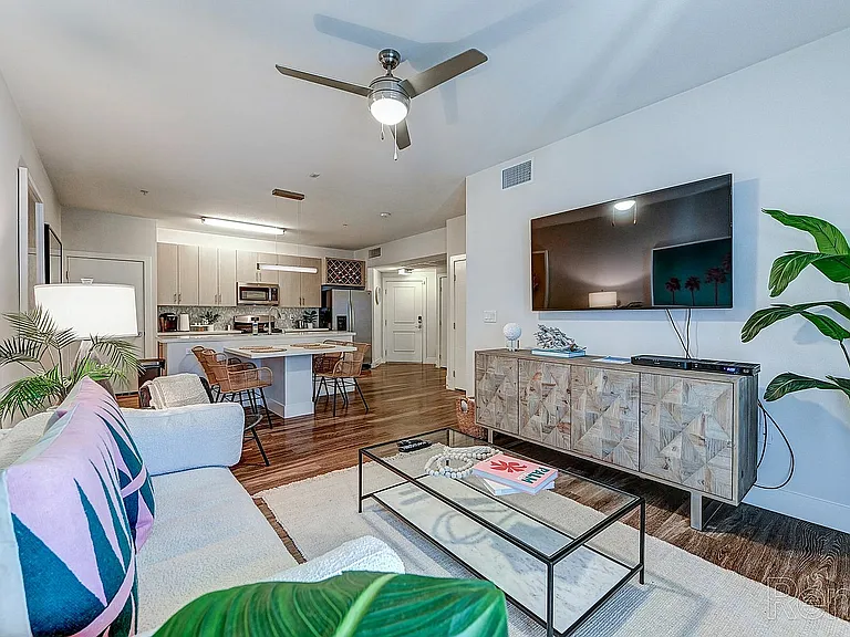 South Beach by Logan — Photo 53