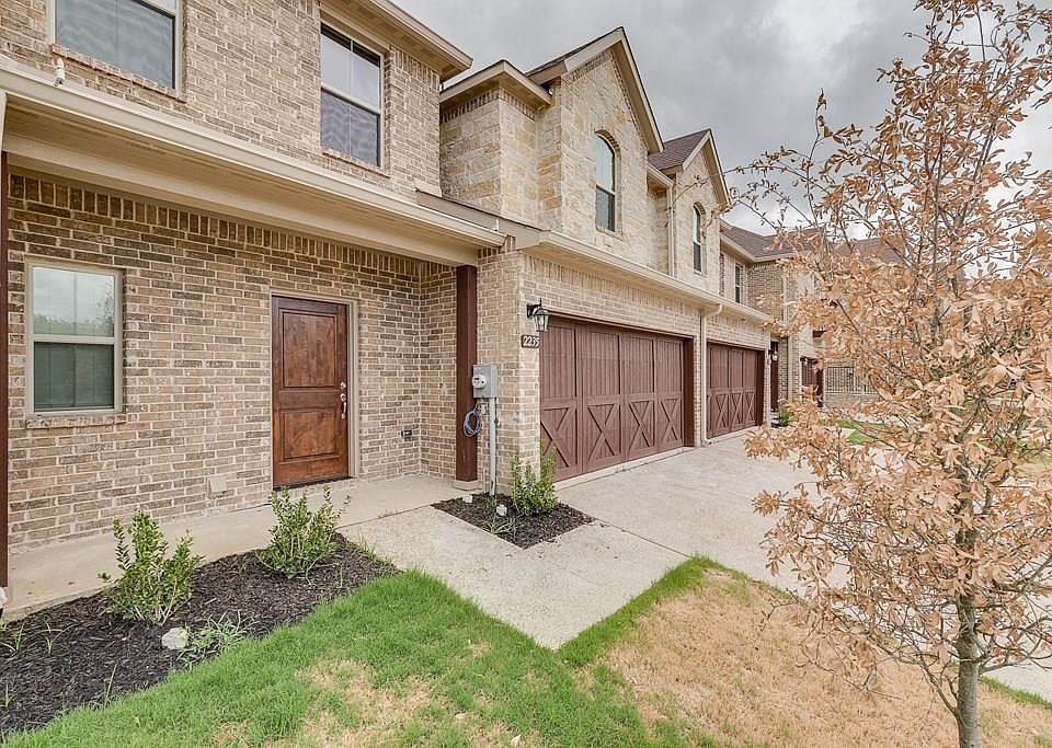 1st image of 2235 Highland Villa Ln