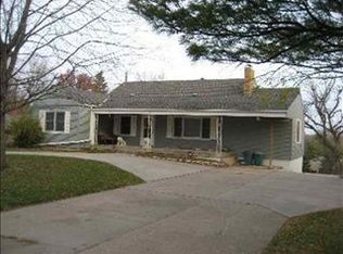 8008 Pacific St, Omaha, NE 68114