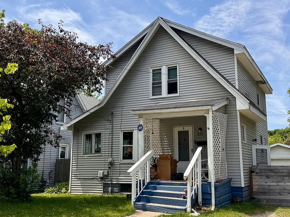 1st image of 829 Prospect Ave NE