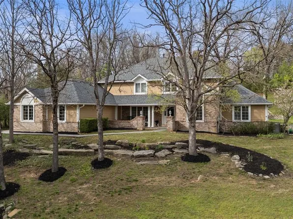 9030 Middlewood Ct, Saint Louis, MO 63127