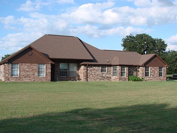 2nd image of 2221 County Road 136