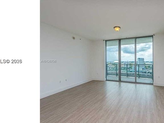 4th image of 90 SW 3rd St APT 2609